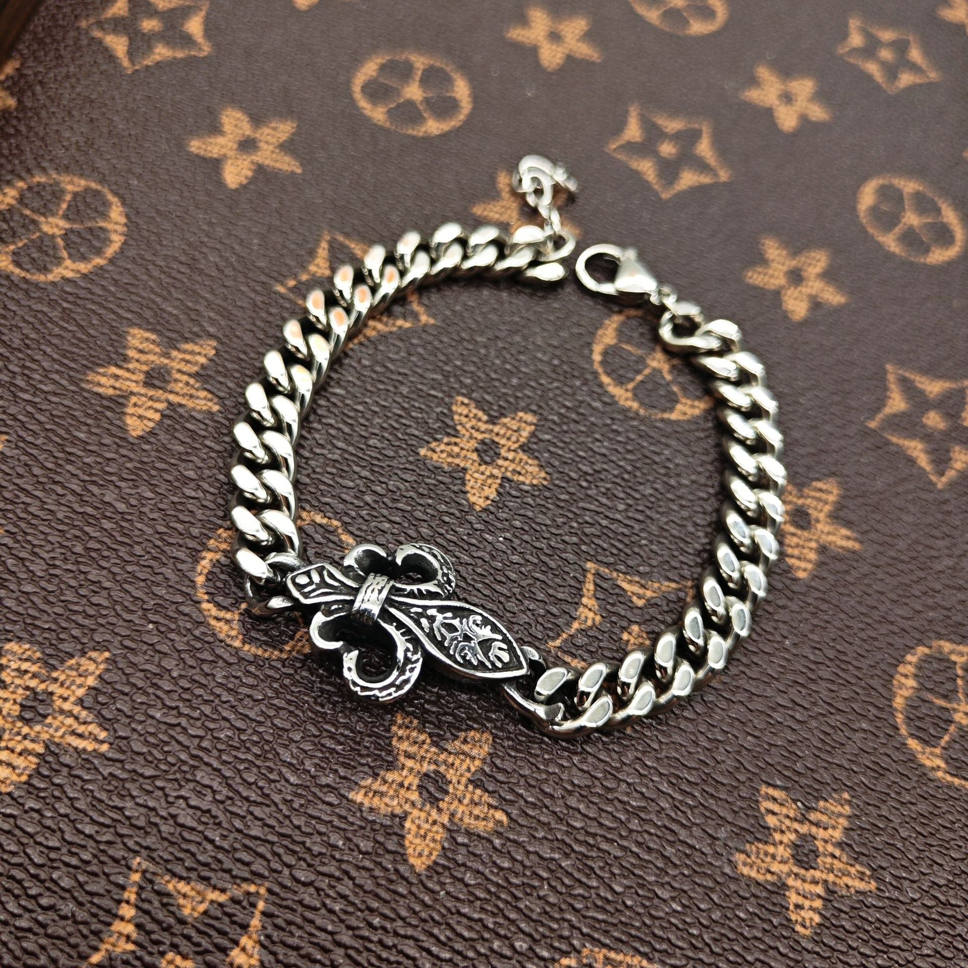 Chrome Hearts Silver Cuban chain curved bracelet
